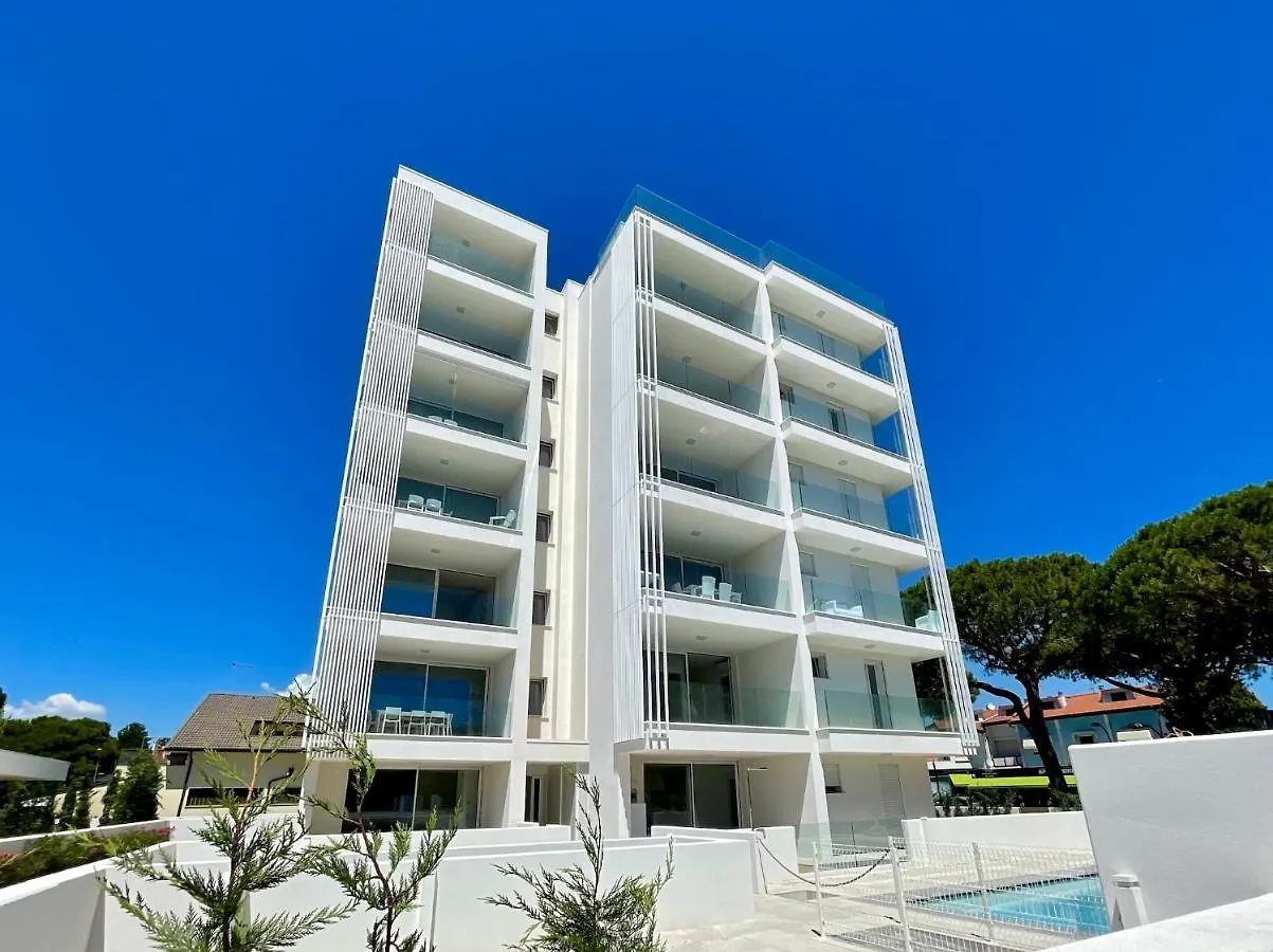 C Palace - Carraro Immobiliare Jesolo - Family Apartments 0*, Lido di Jesolo Italien
