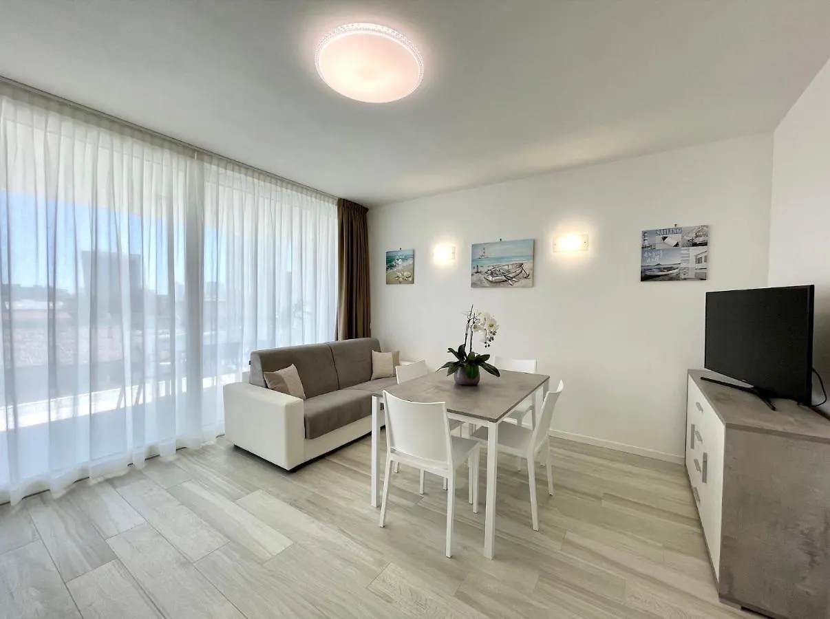 C Palace - Carraro Immobiliare Jesolo - Family Apartments